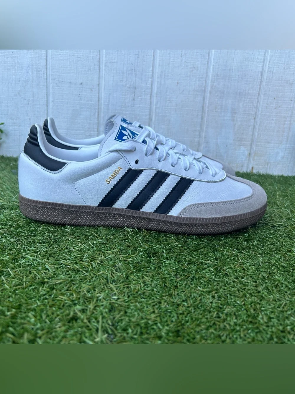 adidas  SAMBA OG SHOES $100 size men 10 gently used